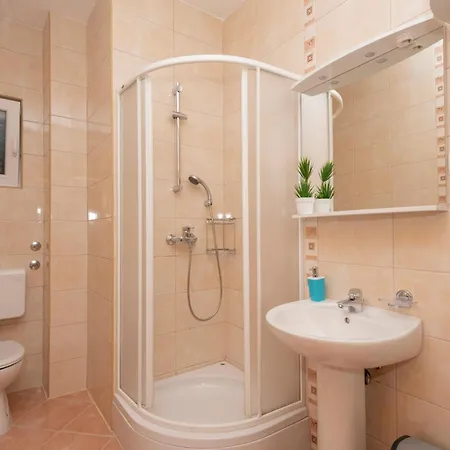 度假居 Amazing In 马卡尔斯卡