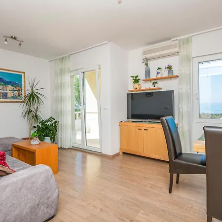 Gorgeous Home In Makarska Дом отдыха