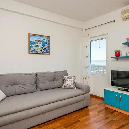 Gorgeous Home In Makarska Дом отдыха