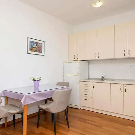 Gorgeous Home In Makarska *
