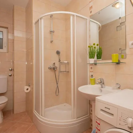 Gorgeous Home In Makarska Макарска