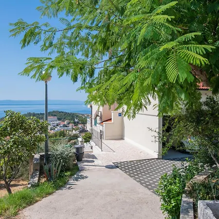 Gorgeous Home In Makarska Дом отдыха *