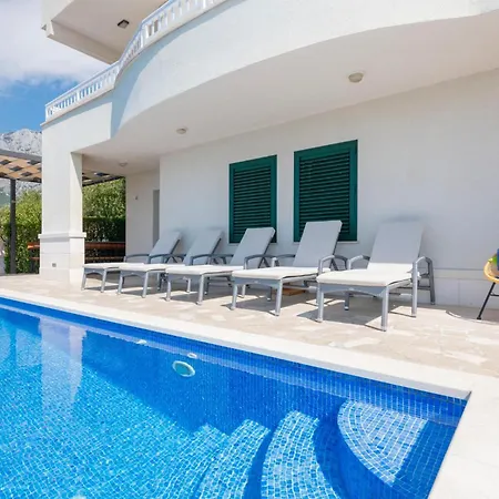 Дом отдыха Gorgeous Home In Makarska Макарска