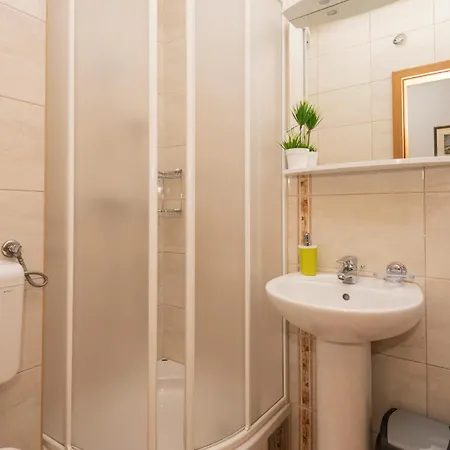 Amazing Home In Makarska *