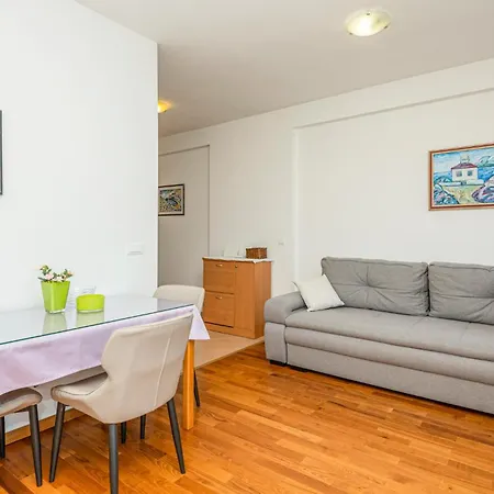 Amazing In Vikendica Makarska