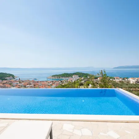 Amazing Home In Makarska