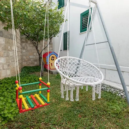 Amazing Home In Makarska Makarska