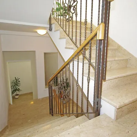 Amazing Home In Makarska *
